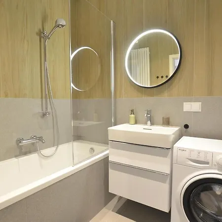 Estate Old Town Apartment, Private Parking, Balcony Apartment *